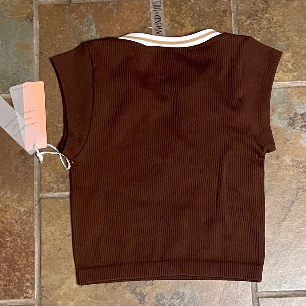 NWT Anwnd Ribbed Sporty Crop Top - Picture 6 of 6